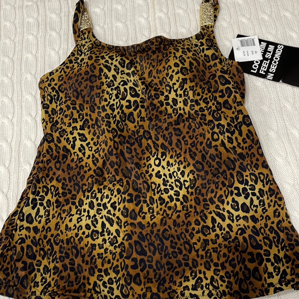 NWT Swimsuit Tankini Top Size 10